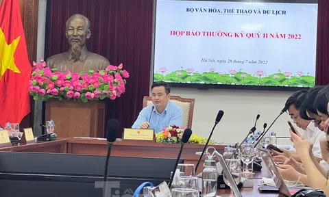 Bộ Văn hóa xác nhận Hồng Đăng-Hồ Hoài Anh đã về nước